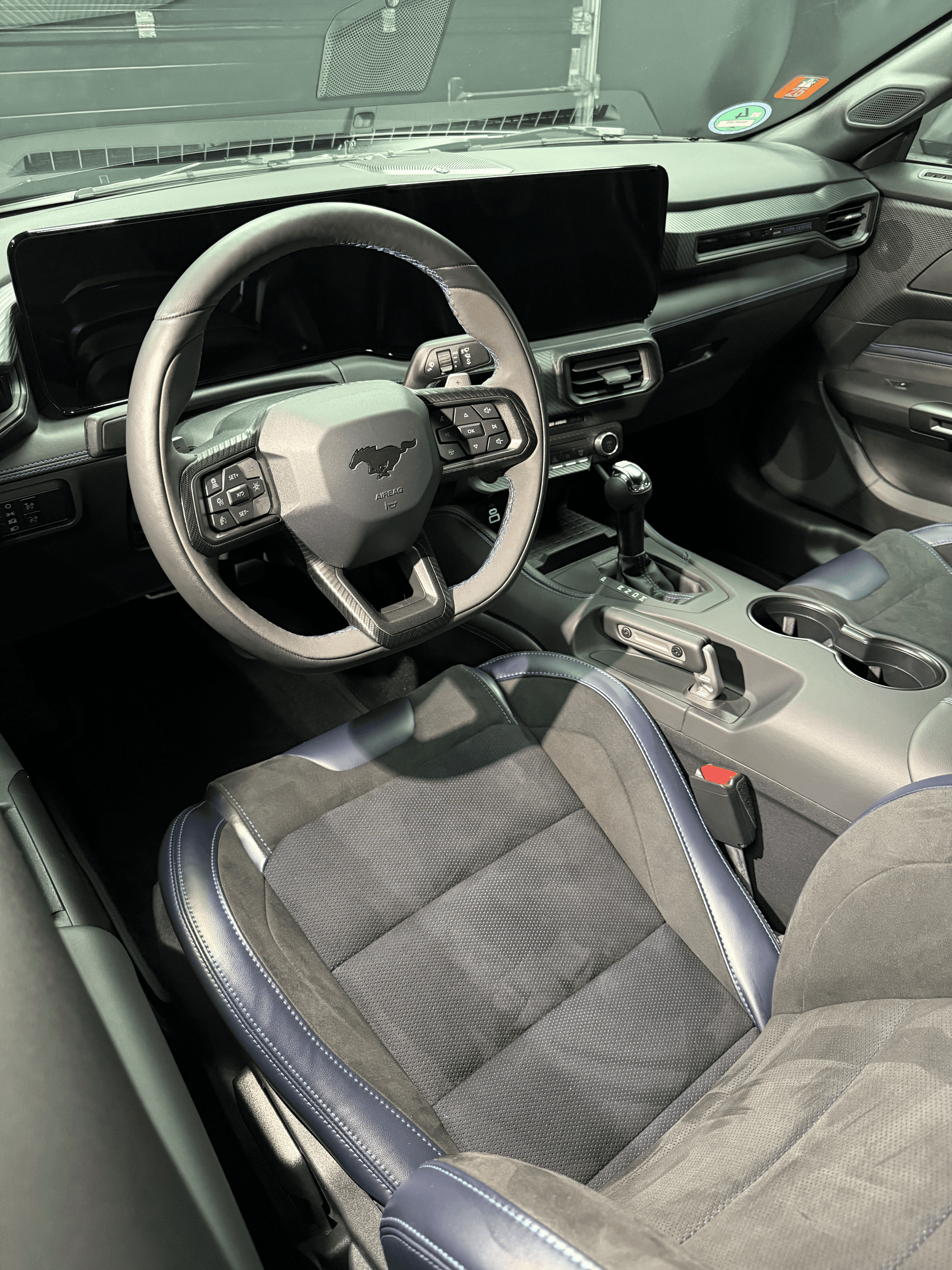 Ford Mustang Dark Horse Innenraum nach der Aufbereitung